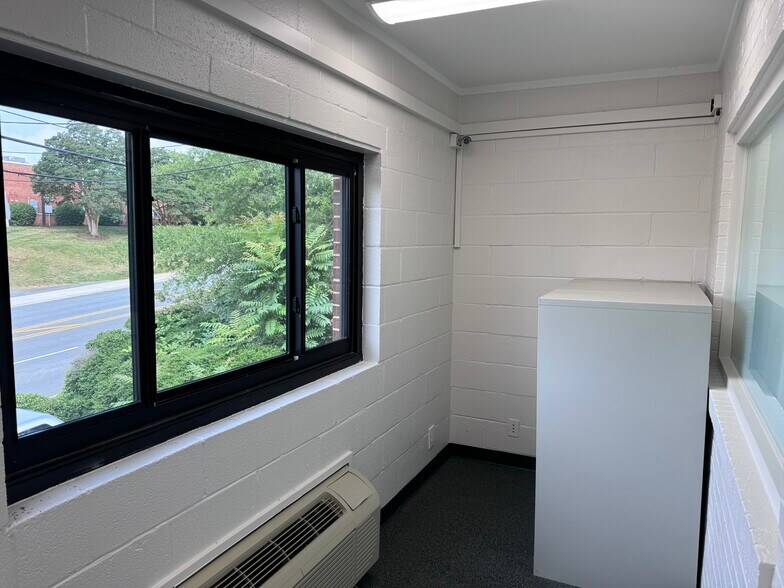 More Photos Of 61 Miller St, Winston-Salem Storefront Retail Office For Lease