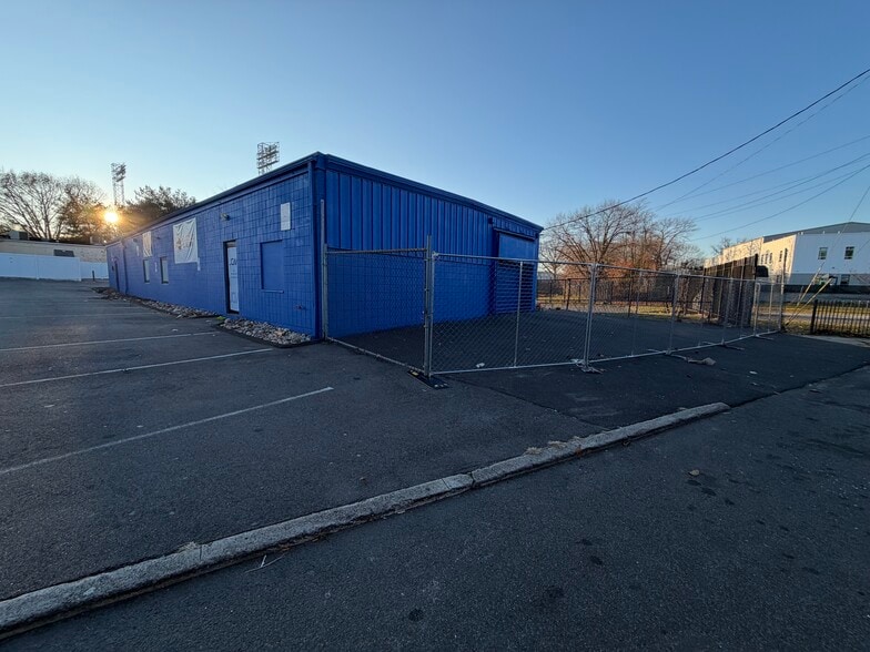 More Photos Of 553-555 Center Street Ext, Bridgeport Warehouse For Sale