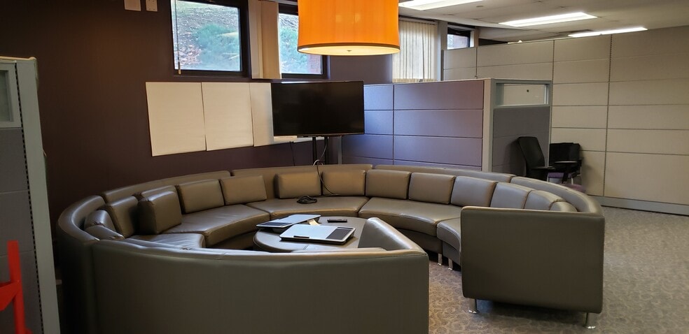 More Photos Of 6 Berkshire Blvd, Bethel Office For Sale