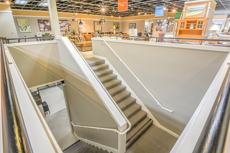 More Photos Of 12178 Tributary Point Dr, Rancho Cordova Freestanding For Sale