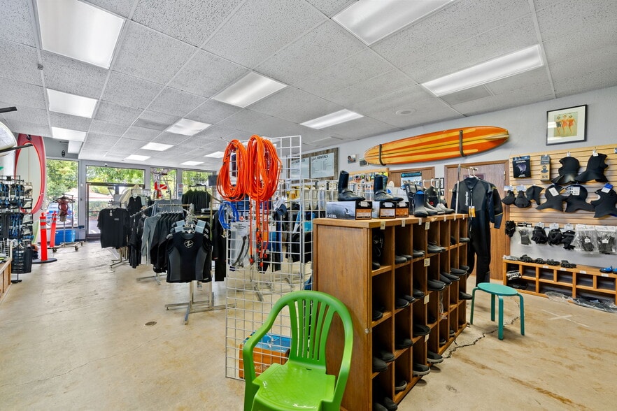 More Photos Of 2112 Armory Dr, Santa Rosa Freestanding For Sale