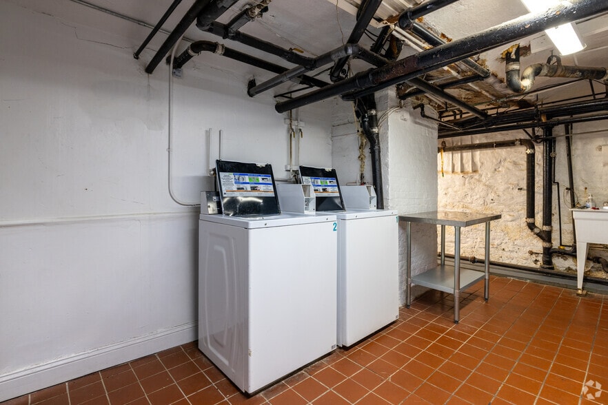 More Photos Of 484 Amsterdam Ave, New York Apartments For Sale