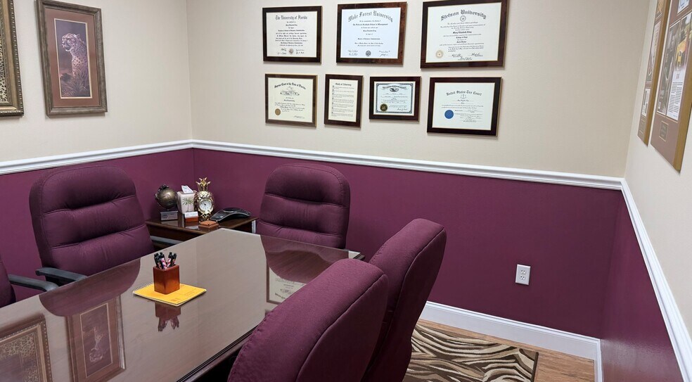 More Photos Of 3389 Magic Oak Ln, Sarasota Office For Sale