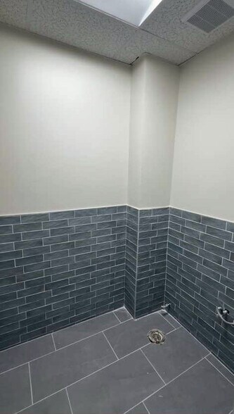 More Photos Of 650 Bergen Ave, Jersey City Medical For Lease