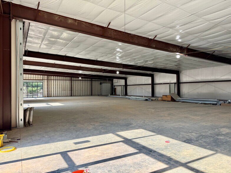 More Photos Of 1496 Chester Ave, Springdale General Retail For Lease