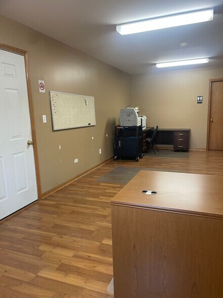 More Photos Of 12641-12647 Old Plank Dr, New Lenox Warehouse For Lease