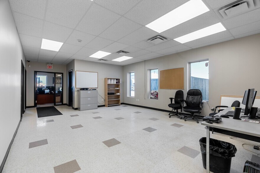 More Photos Of 302 Macalpine Cres, Fort McMurray Distribution For Sale