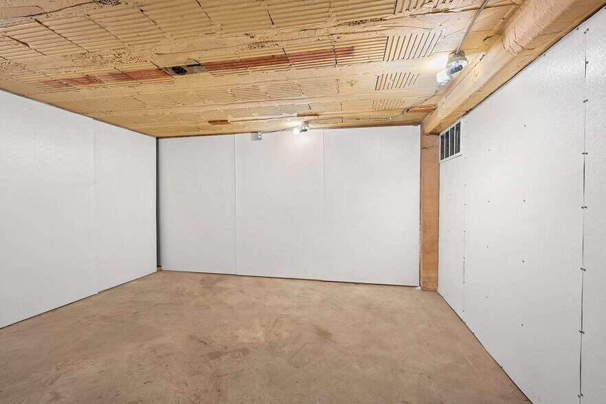 More Photos Of 408 Dousman St, Green Bay Storefront Retail Residential For Sale