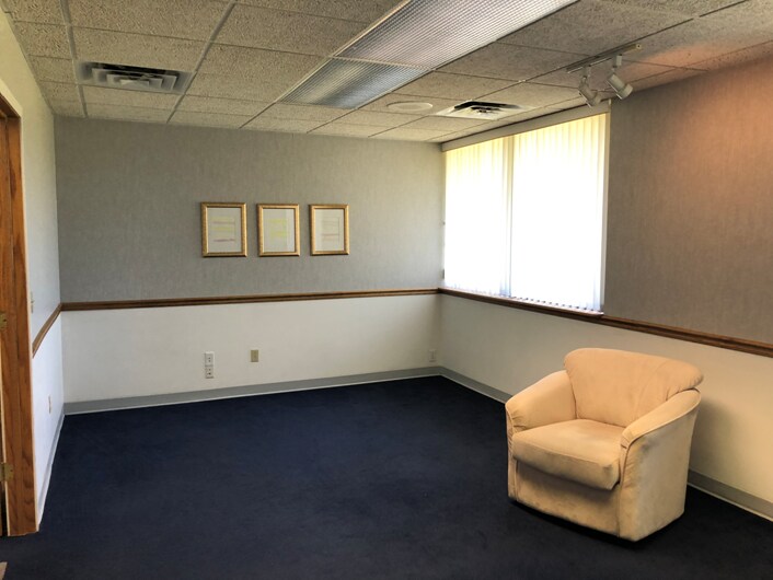 More Photos Of 2804 Boilermaker Ct, Valparaiso Office For Sale