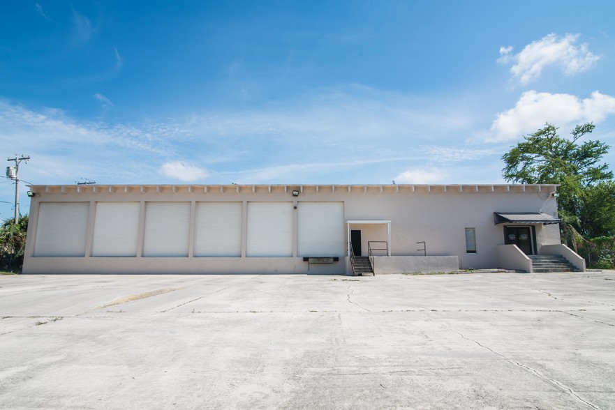 Primary Photo Of 2949 2nd Ave N, Palm Springs Warehouse For Lease