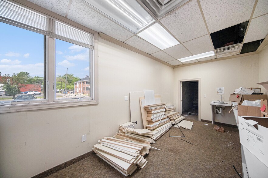 More Photos Of 35540 W Michigan Ave, Wayne Office For Sale