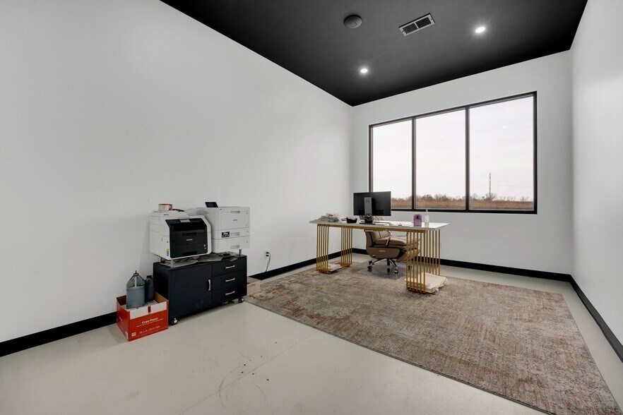 More Photos Of 22800 Highway H, Sedalia Manufacturing For Sale