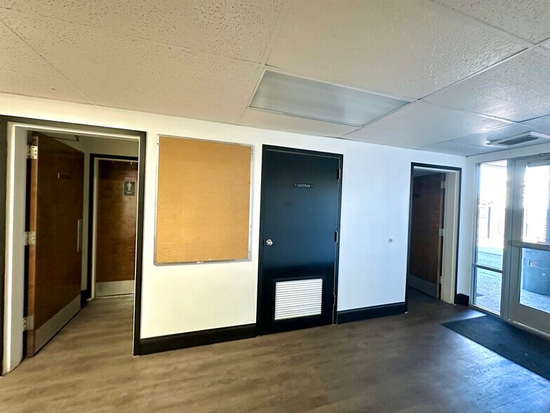 More Photos Of 4979 Olivehurst Ave, Olivehurst General Retail For Sale