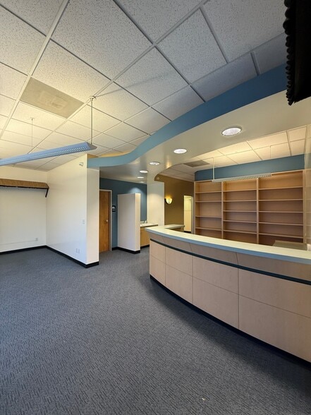 More Photos Of 3726 Coffee Rd, Bakersfield Freestanding For Lease