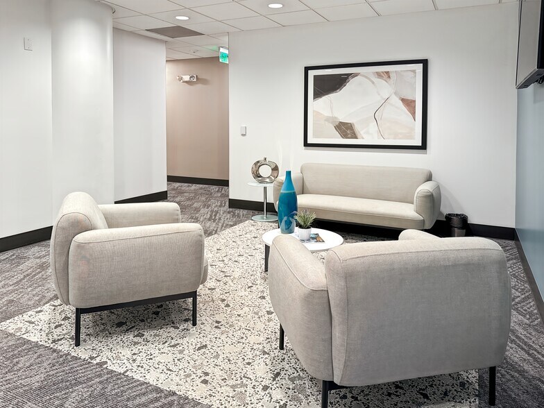 More Photos Of 2255 Glades Rd, Boca Raton Coworking Space