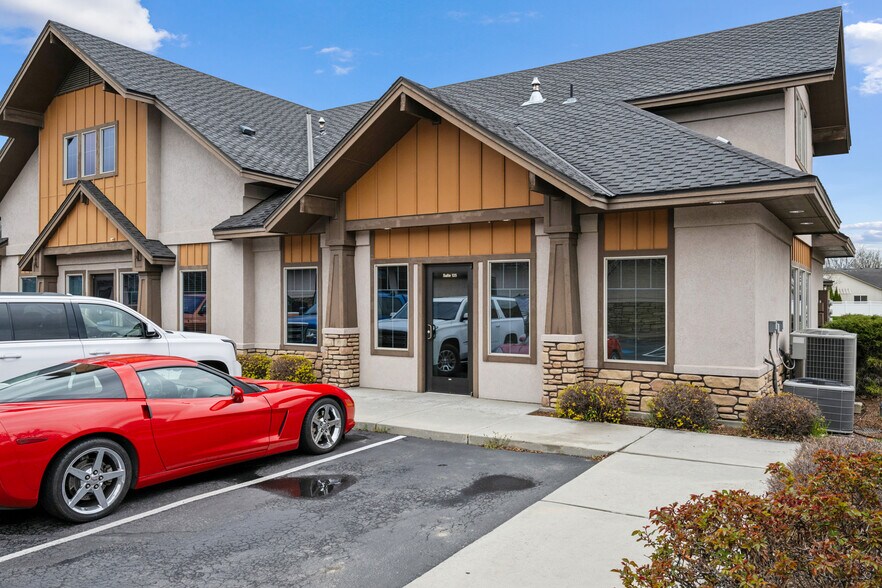 More Photos Of 1093 E Iron Eagle Dr, Eagle Medical For Lease