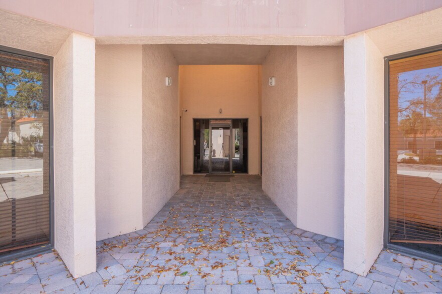 More Photos Of 3910 Golf Park Loop, Bradenton Office For Sale