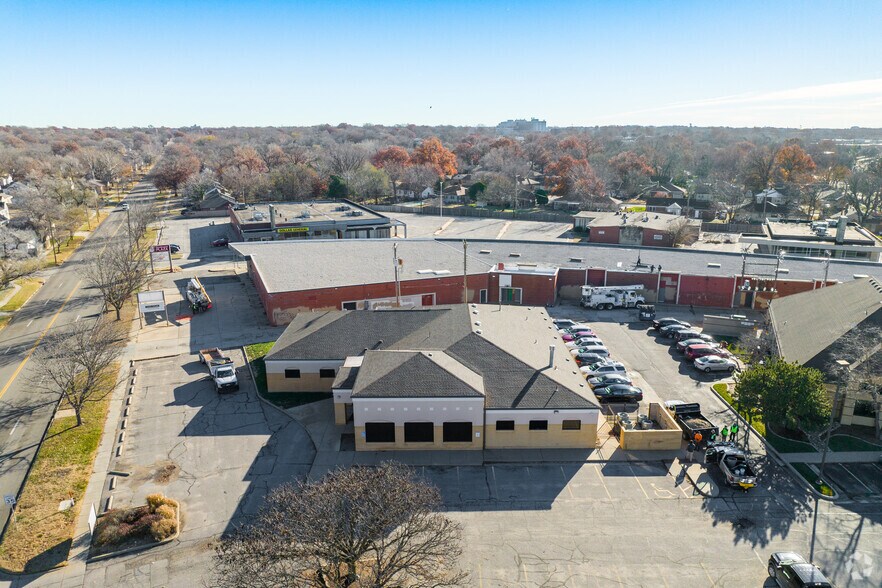 More Photos Of 2535 E Lincoln St, Wichita Medical For Lease