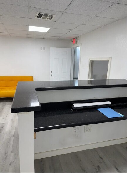 More Photos Of 664-672 NW 118th St, Miami Warehouse For Lease