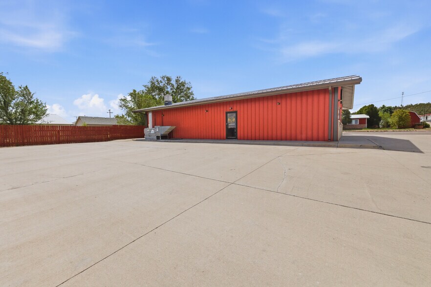 More Photos Of 515 W 5th St, Pine Bluffs Restaurant For Sale