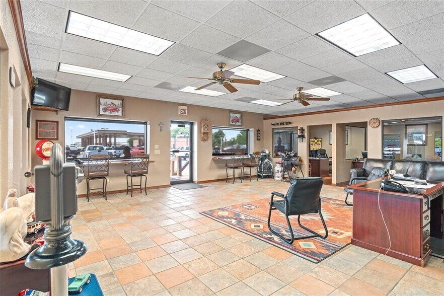 More Photos Of 7017 NW 39th Expy, Bethany Auto Dealership For Sale