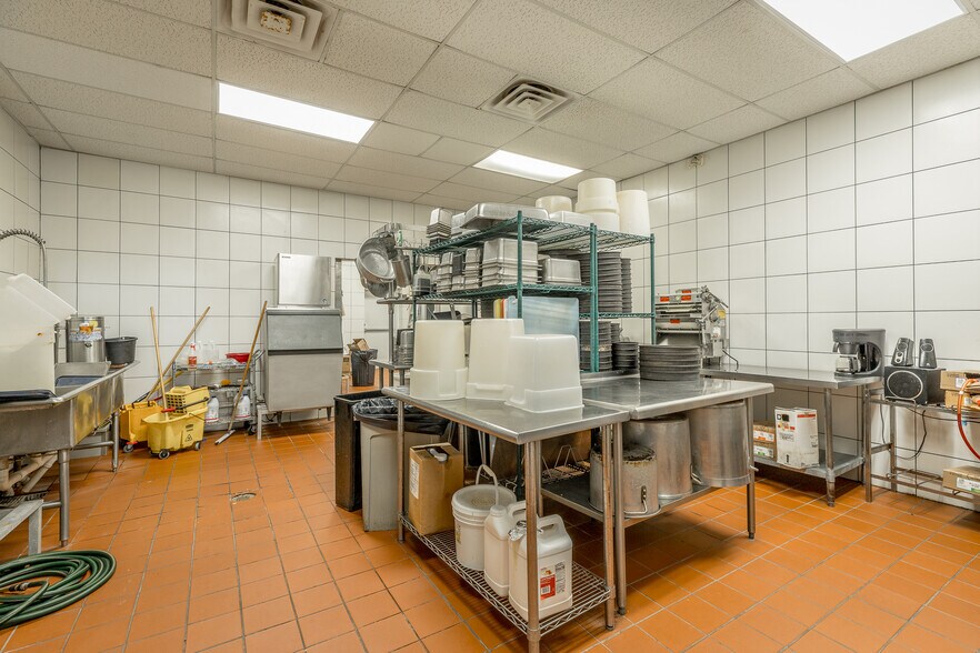 More Photos Of 150 Pearl Dr, LaFayette Restaurant For Sale