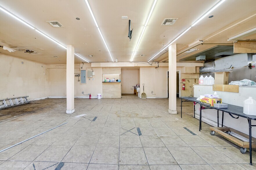 More Photos Of 2381-2389 NW 54th St, Miami Freestanding For Sale