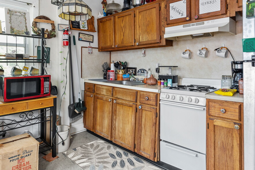 More Photos Of 231 Washington St, Morrisville Apartments For Sale