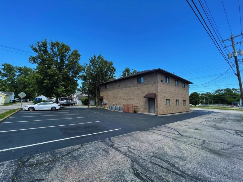 More Photos Of 11156 Main St, Cincinnati Office For Sale