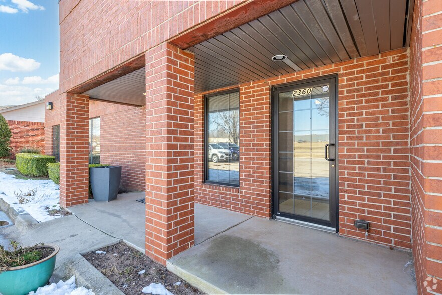 More Photos Of 2350-2360 McKown Dr, Norman Office For Lease