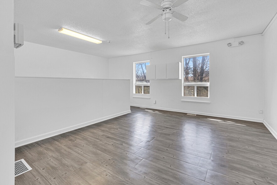 More Photos Of 205 Southbrook Pky, Kearney Daycare Center For Sale
