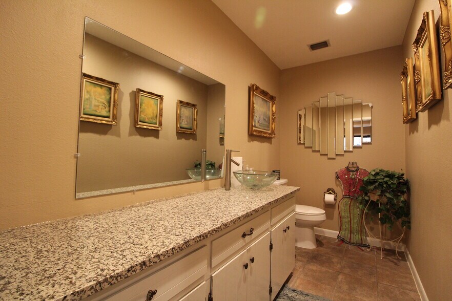 More Photos Of 1221 W University Blvd, Odessa Medical For Sale