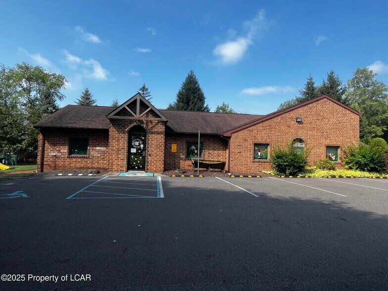 Primary Photo Of 18 Country Rd, Shavertown Medical For Sale