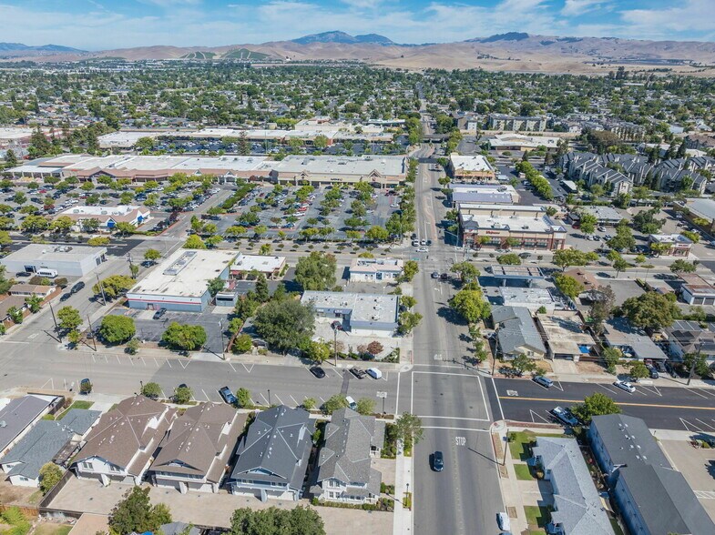 More Photos Of 1593 1st St, Livermore Fast Food For Lease