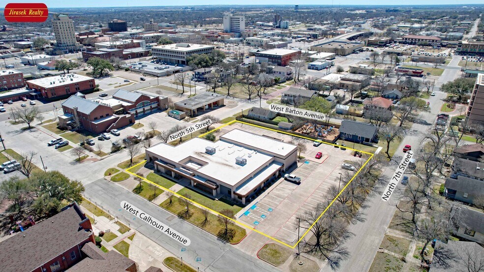 More Photos Of 303 W Calhoun Ave, Temple Office For Sale