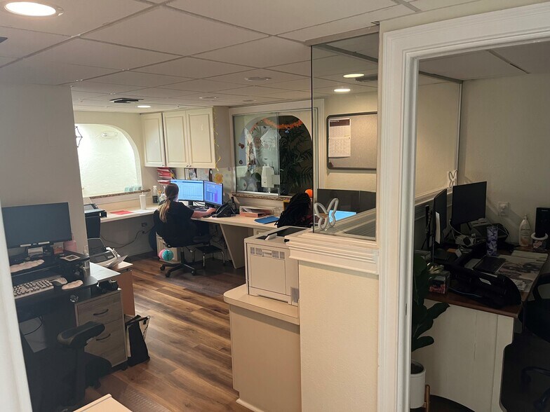 More Photos Of 100 SE 15th Ave, Fort Lauderdale Medical For Sale