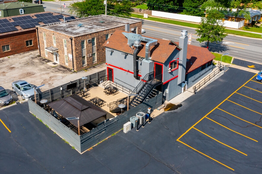 More Photos Of 9750 S Roberts Rd, Palos Hills Freestanding For Sale