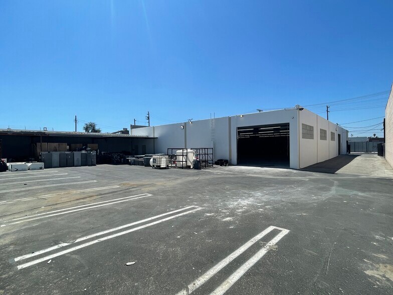 More Photos Of 7442 Varna Ave, North Hollywood Warehouse For Sale