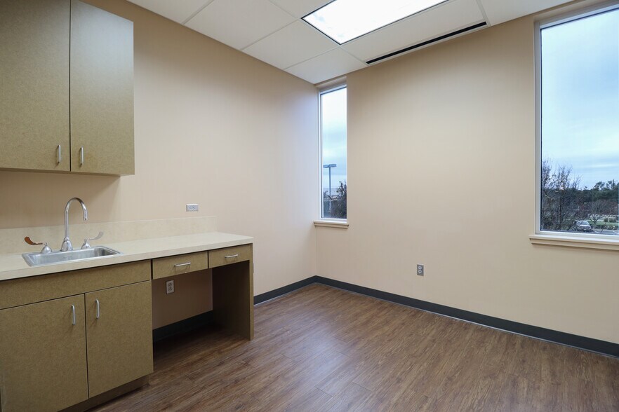 More Photos Of 3201 S Austin Ave, Georgetown Medical For Lease