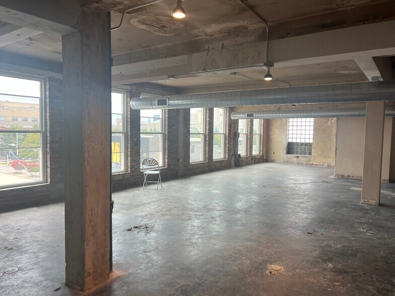 More Photos Of 701 W Sheridan Ave, Oklahoma City Office For Lease