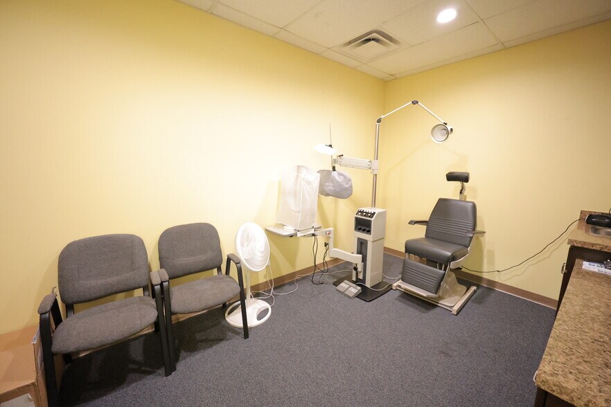 More Photos Of 1010 W Main St, Jacksonville Health Club For Sale
