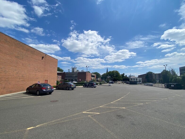 More Photos Of 11 Belden Ave, Norwalk Office For Lease