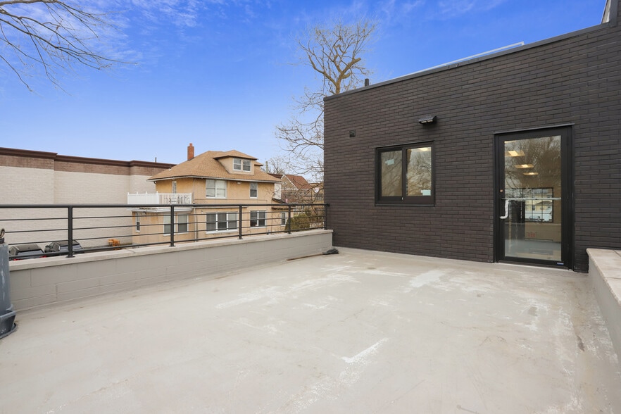 More Photos Of 719-723 Forest Ave, Staten Island Storefront For Lease