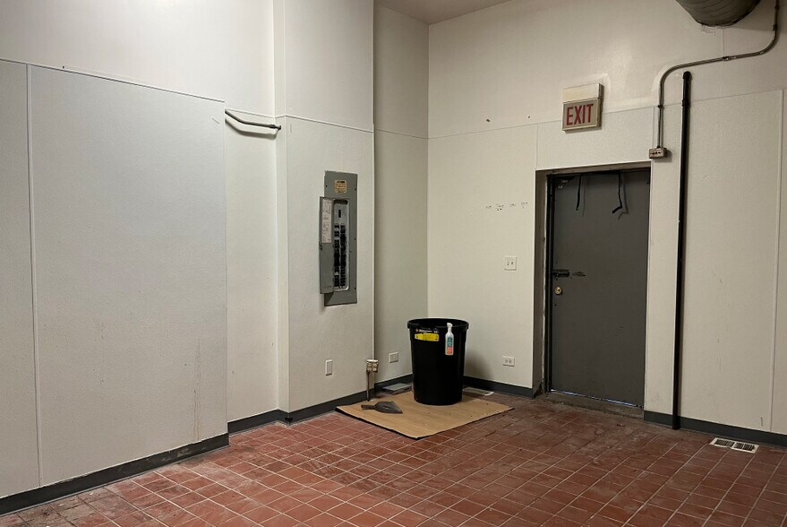 More Photos Of 1625 N Halsted St, Chicago Multifamily For Sale