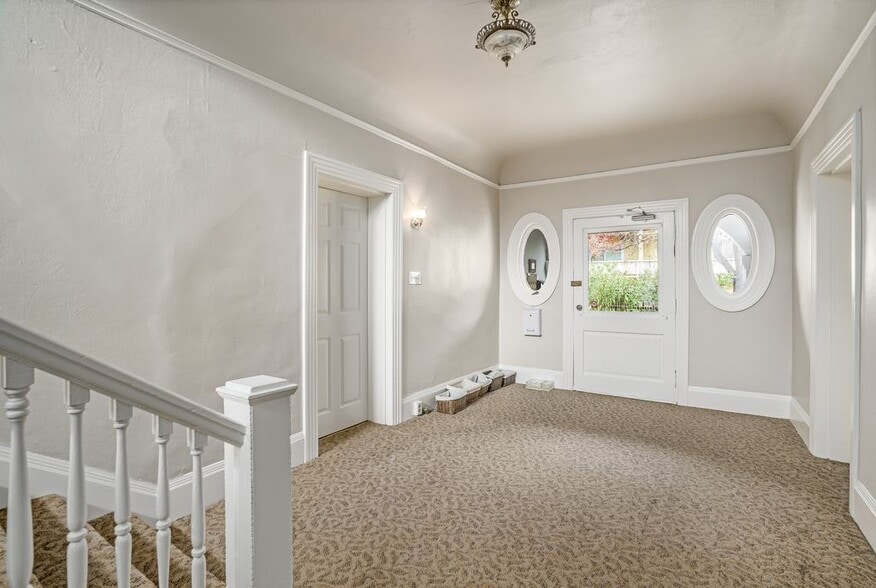 More Photos Of 95 Moss Ave, Oakland Apartments For Sale