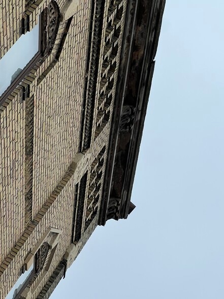 More Photos Of 2 Tayco St, Menasha Multifamily For Sale