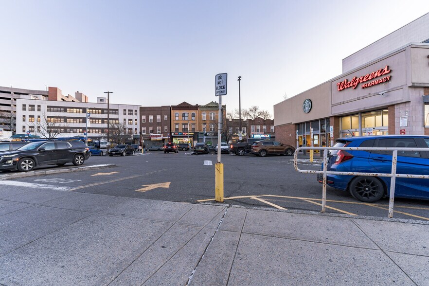 More Photos Of 132-40 Metropolitan Ave, Jamaica Storefront Retail Office For Lease