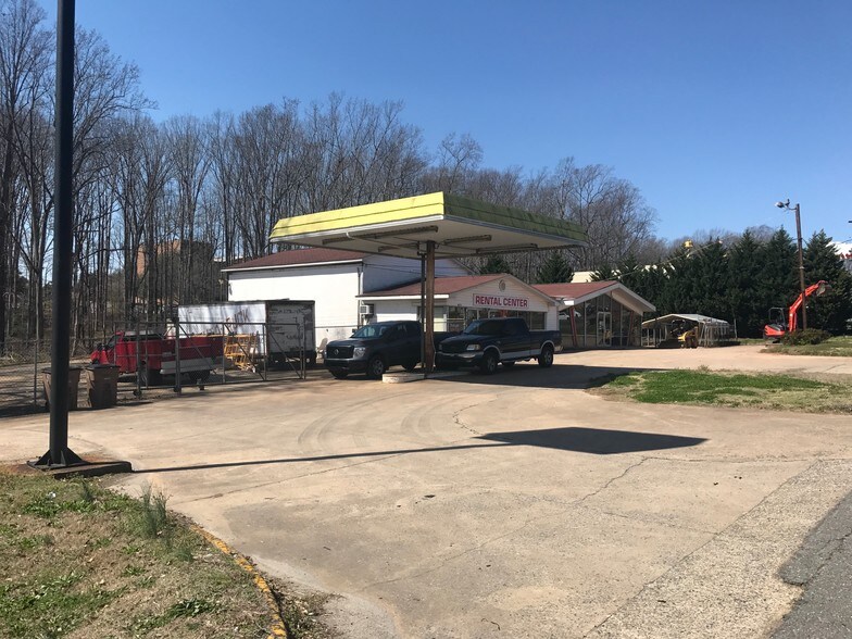 More Photos Of 400 E Dixon Blvd, Shelby Freestanding For Sale