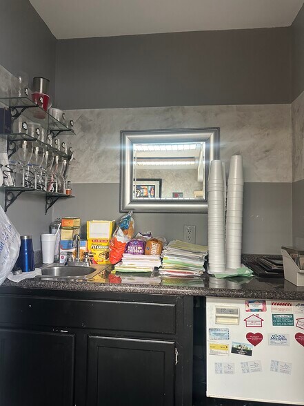 More Photos Of 752 Brookhaven Cir, Memphis Office For Lease