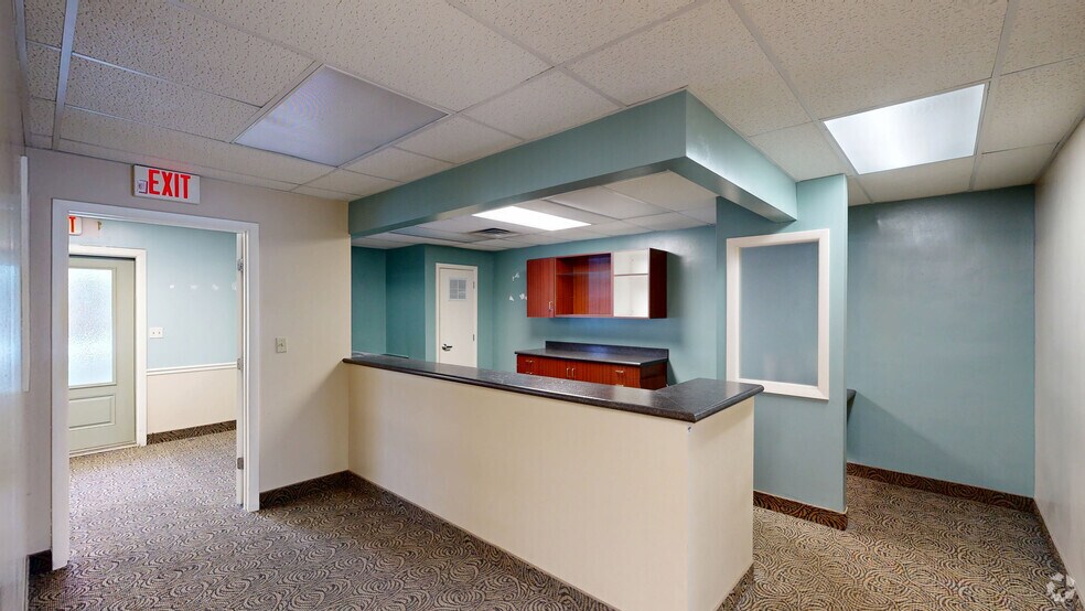 More Photos Of 2828 E State Blvd, Fort Wayne Medical For Sale